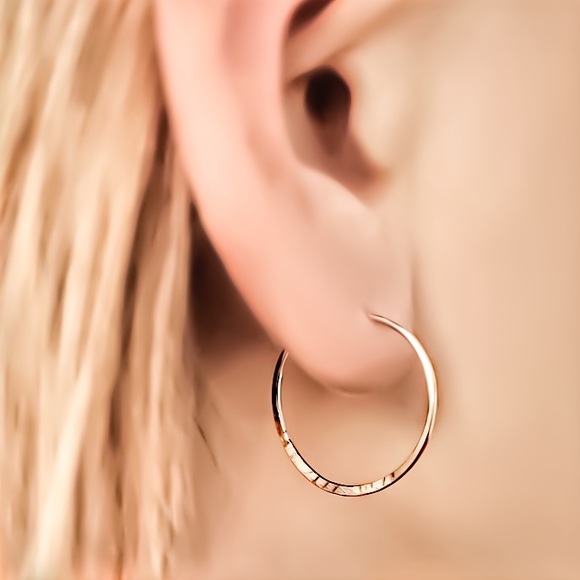 Small sized 3/4โ textured/etched hoop earrings in silver, gold, or rose gold - Picture 3 of 7